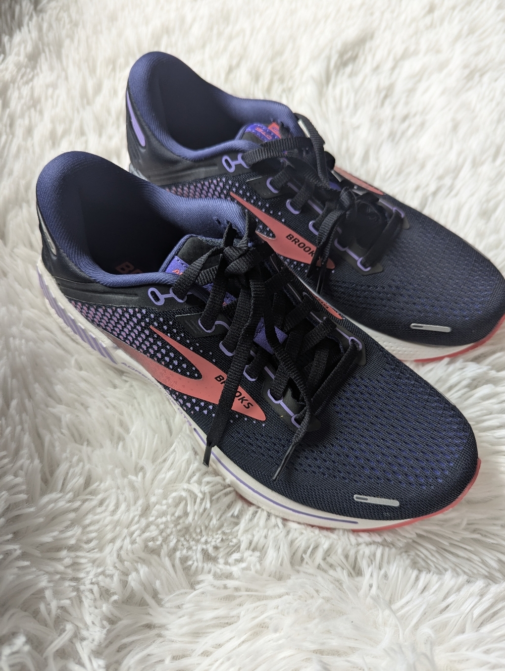 Nwot Brooks Adrenaline GTS Women's Navy with Pink Accent Running Sneakers Size 8
